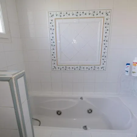 Family House With Private Pool In The Countryside Of Les Taillades, In The Luberon Park * Les Taillades